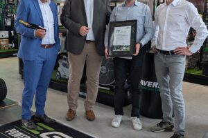(v.l.) Ego Verkaufsleiter Torsten Schneider, Ego Geschäftsführer Axel Stemmer, Stavermann Geschäftsführer Stefan Ludwig und Ego Gebietsverkaufsleiter Thomas Tröster