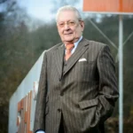 Hans Peter Stihl vor dem Unternehmenssitz der Andreas Stihl AG & Co. KG – ausgezeichnet mit dem Deutschen Gründerpreis für sein Lebenswerk.